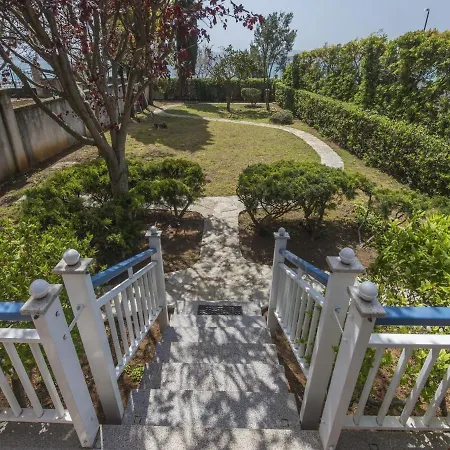 Charming In With Private Fenced Garden Turanj