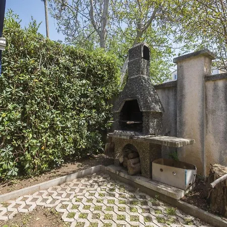 Charming In With Private Fenced Garden Turanj
