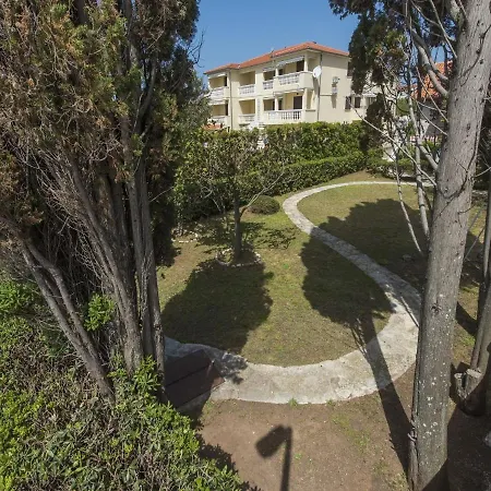 Charming In With Private Fenced Garden Holiday home *